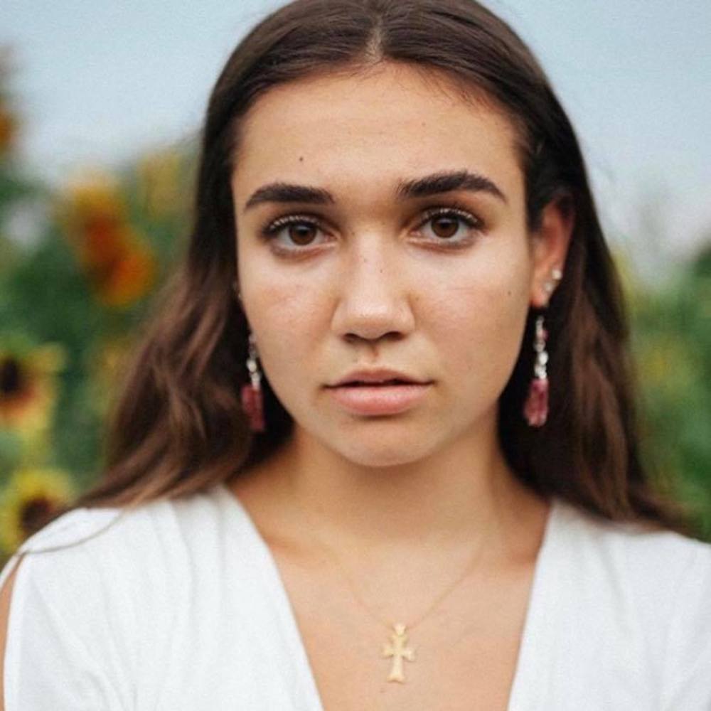 Meet your Posher, Mia